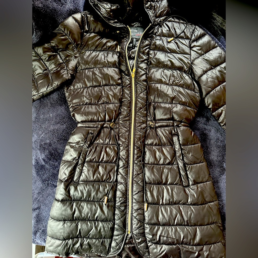 Women’s puffer jacket size small